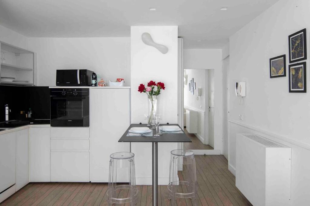 Piazza Di Spagna - Suite Frezza Рим Экстерьер фото
