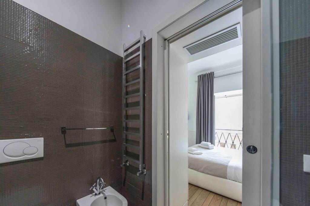 Piazza Di Spagna - Suite Frezza Рим Экстерьер фото