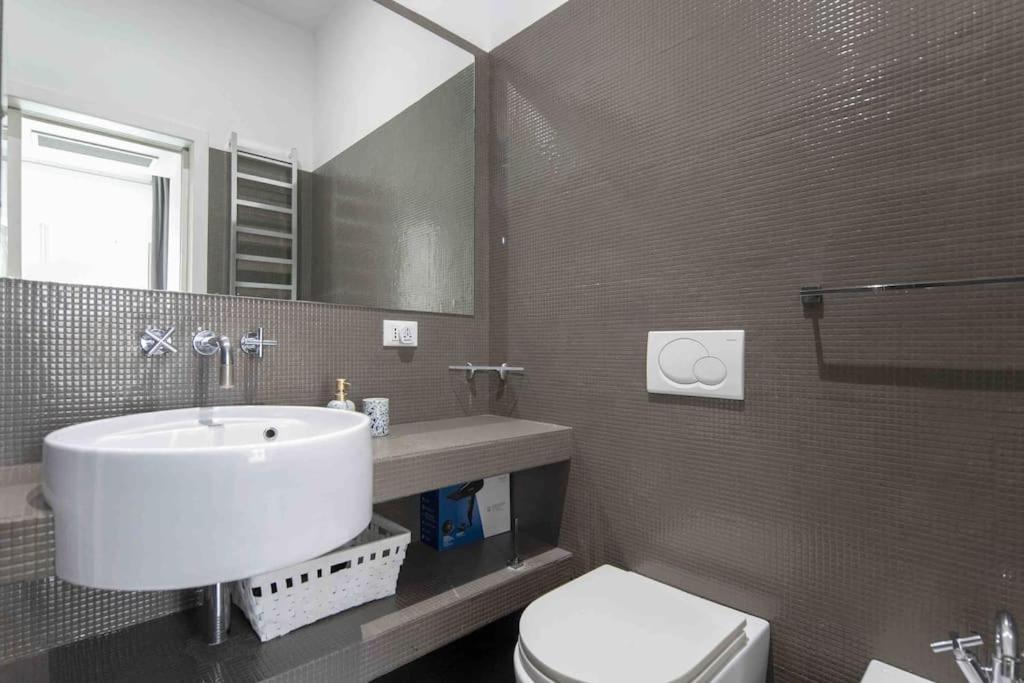 Piazza Di Spagna - Suite Frezza Рим Экстерьер фото